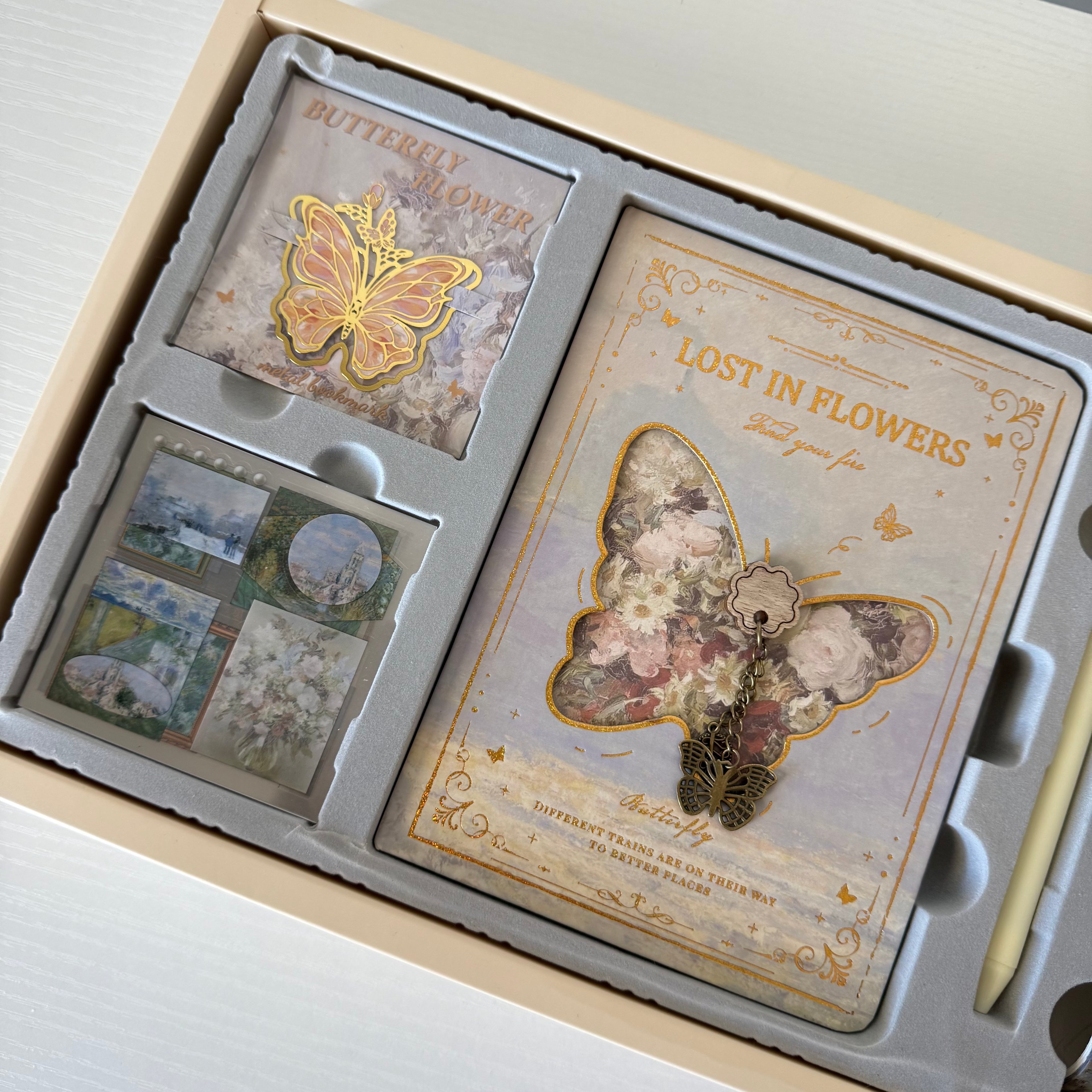 Lost in Flowers 🤍🤎