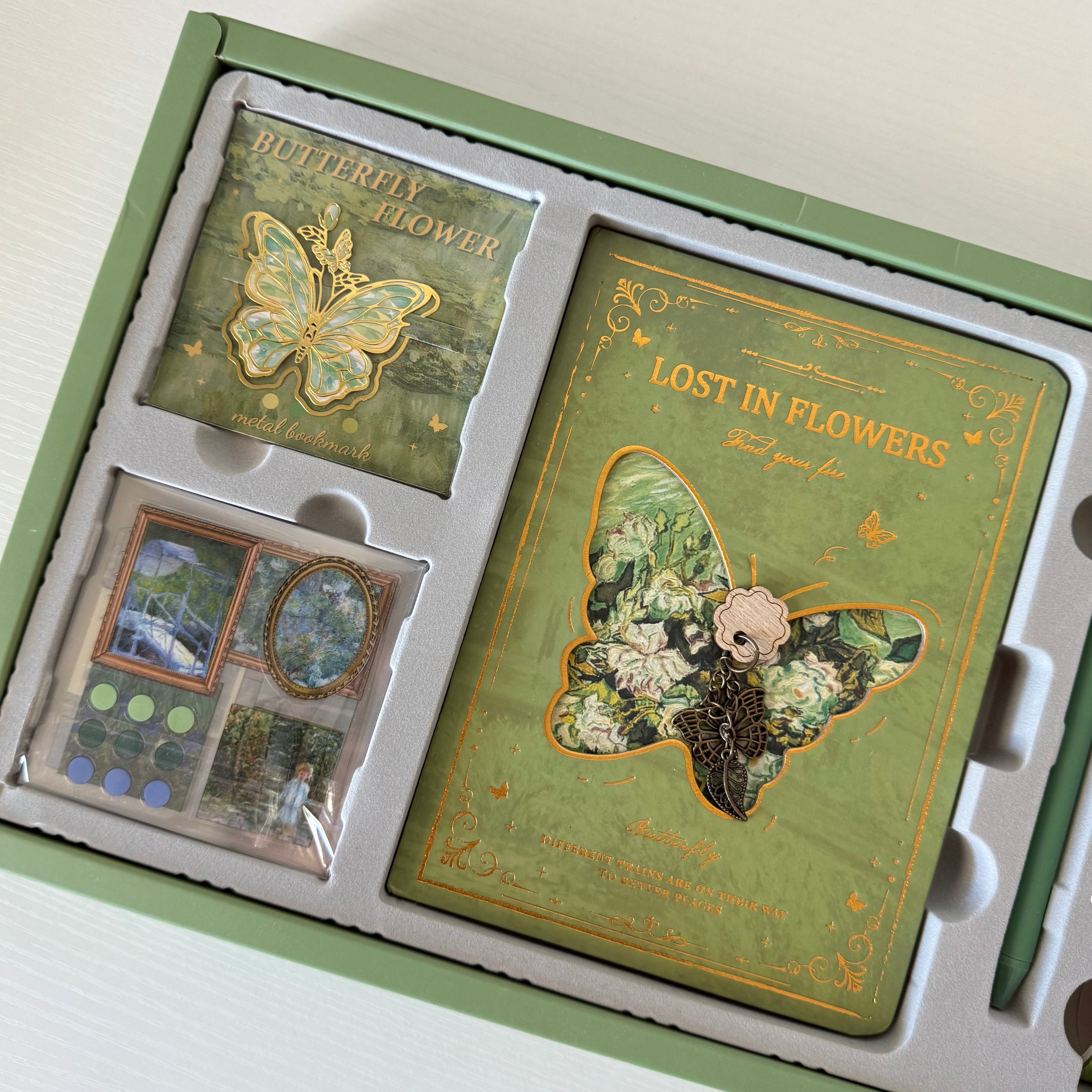 Lost in Flowers 💚