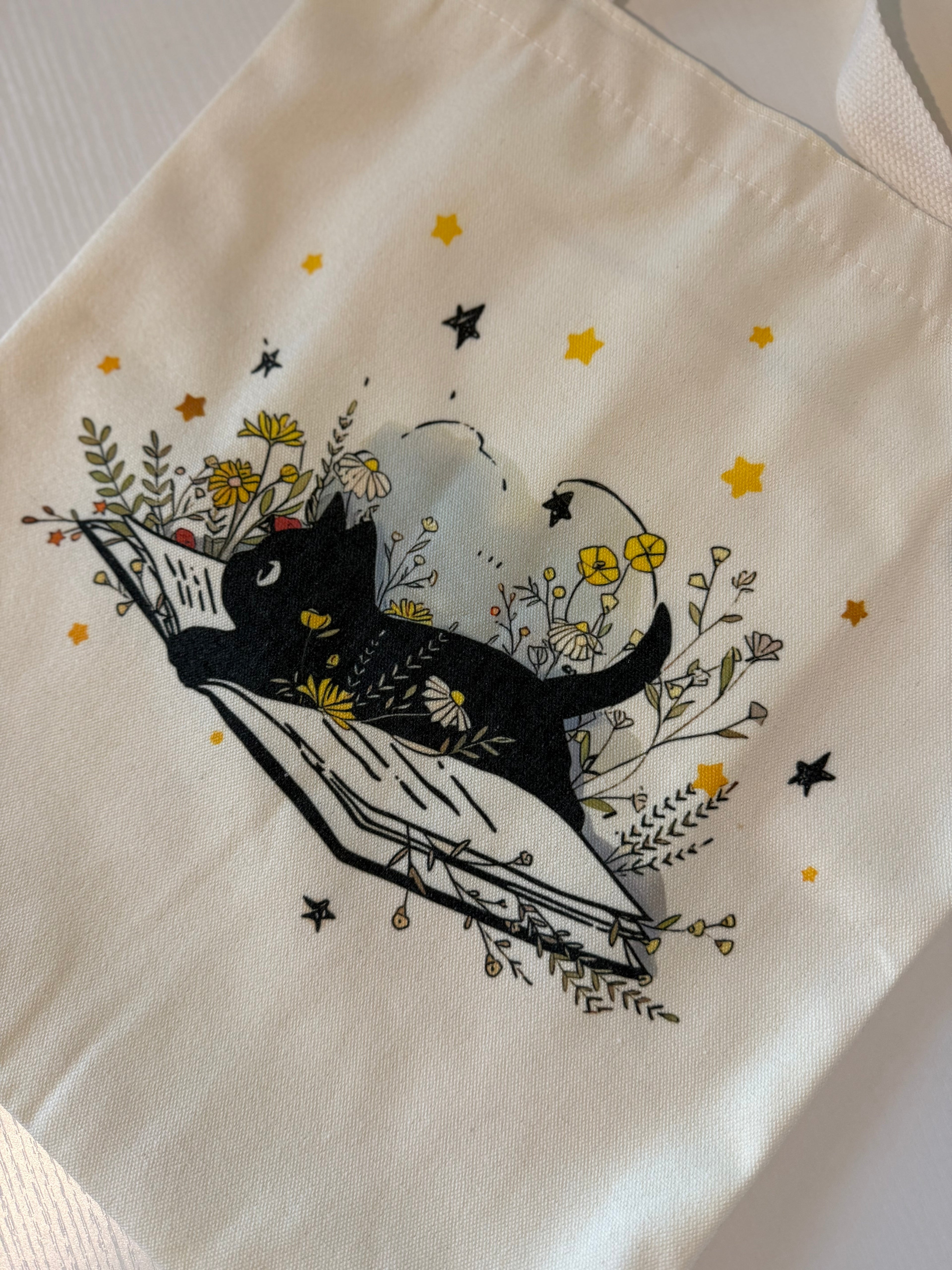 Bookish Tote Bag “ Cat”